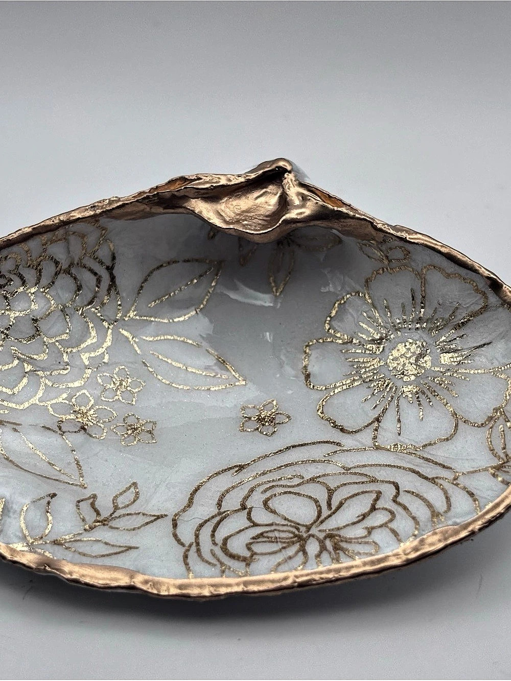 Floral Decorative Clam Dish in White & Gold - Picture 2 of 4